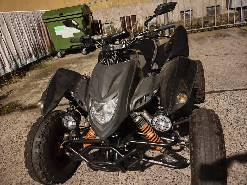Weitere Motorräder Adly Hurricane 500s Quat ATV Tüv - Lof Zulassung 2014 — вигляд ззаду