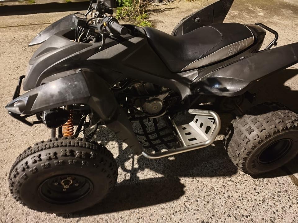 Weitere Motorräder Adly Hurricane 500s Quat ATV Tüv - Lof Zulassung 2014 — салон
