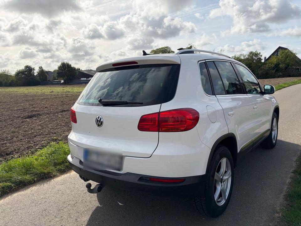 Volkswagen Tiguan 2011 — engine