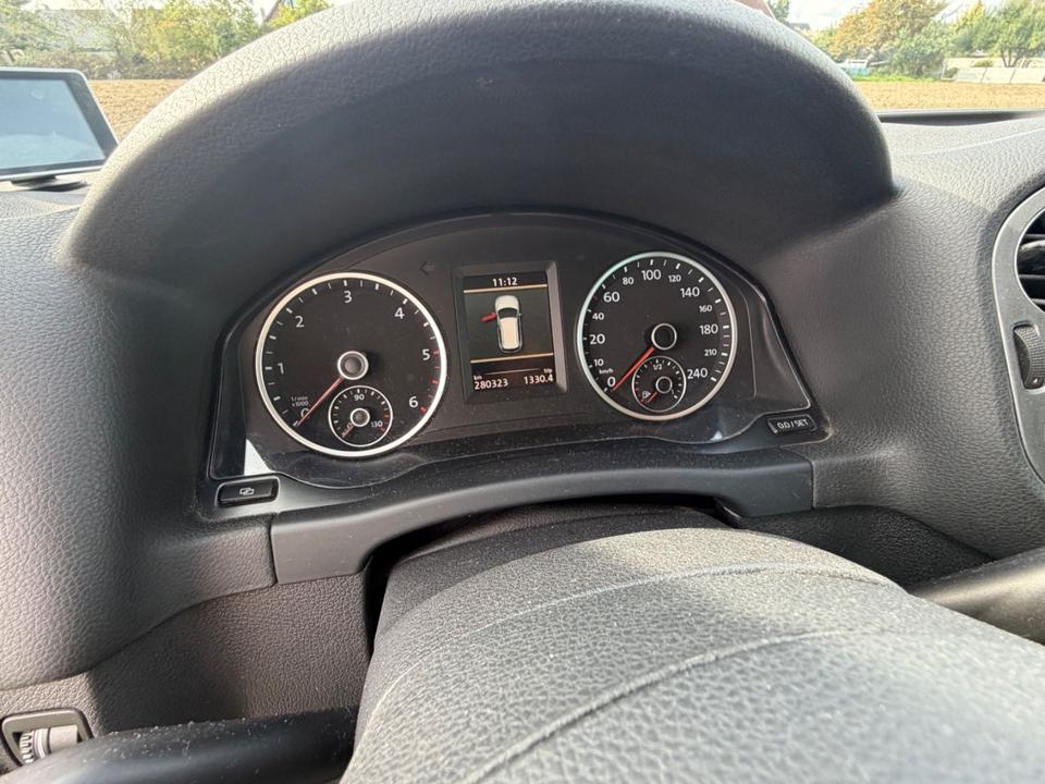 Volkswagen Tiguan 2011 — photo 9