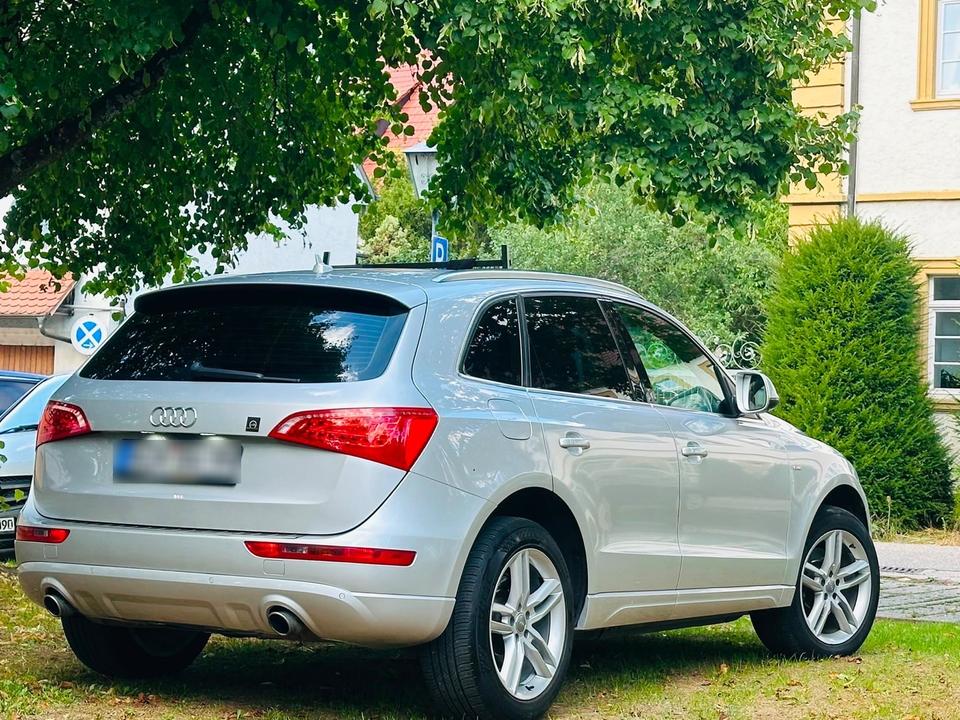 Audi Q5 2009 — салон