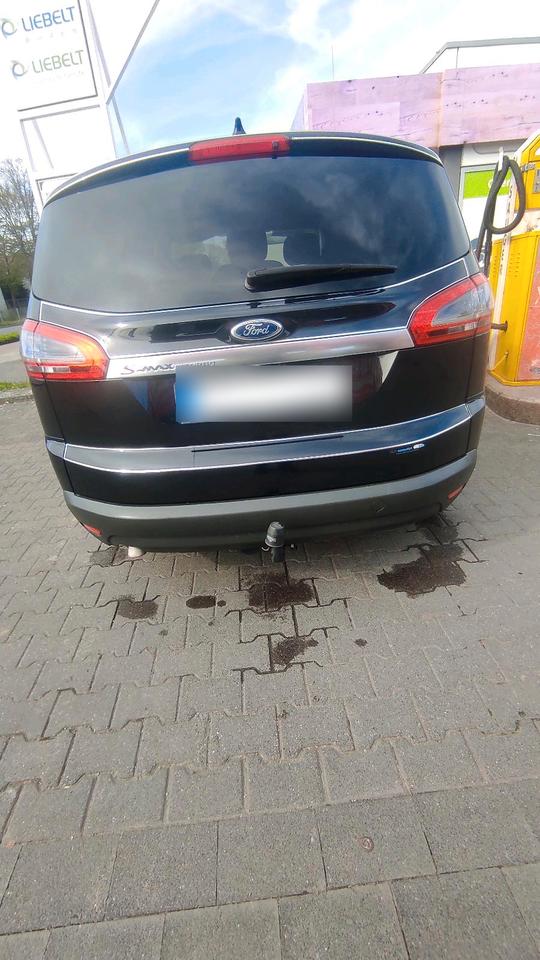 Ford S-Max 2011 — rear view