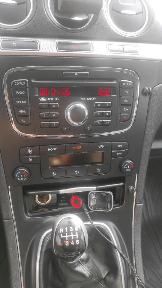 Ford S-Max 2011 — photo 9