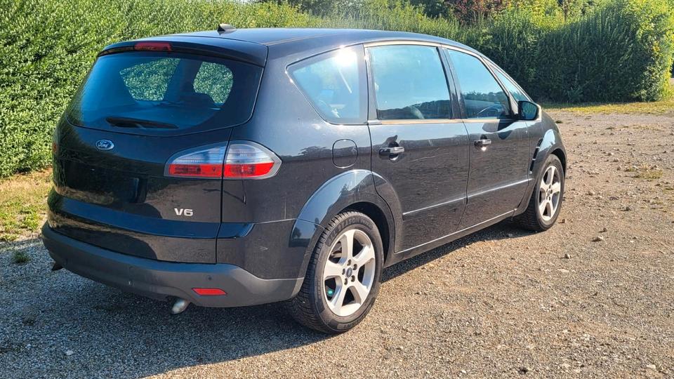 Ford S-Max 2010 — interior
