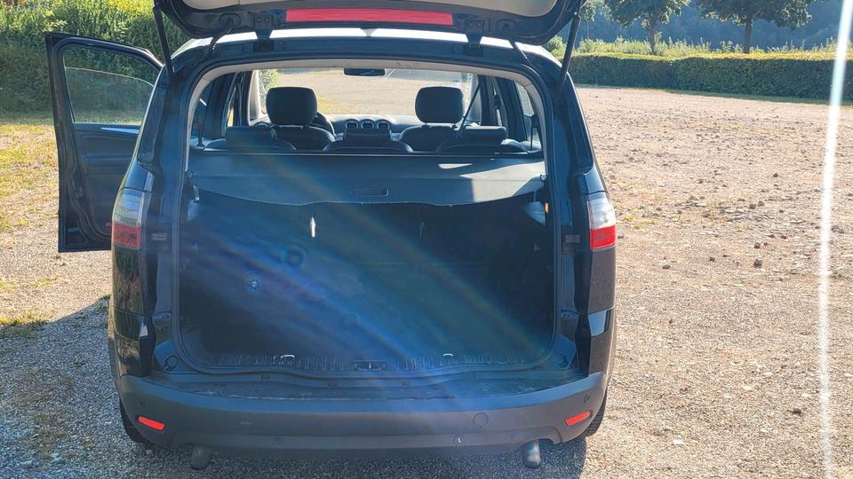 Ford S-Max 2010 — photo 9