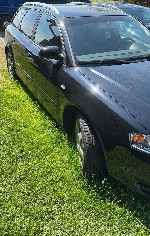 Audi A4 2005 — rear view