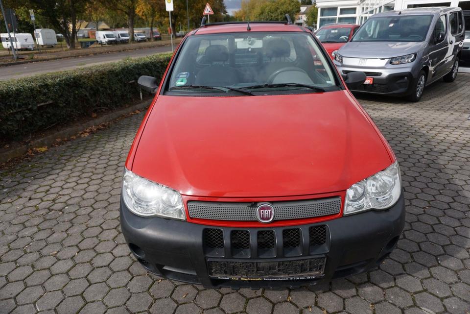 Fiat Strada 2008 — rear view