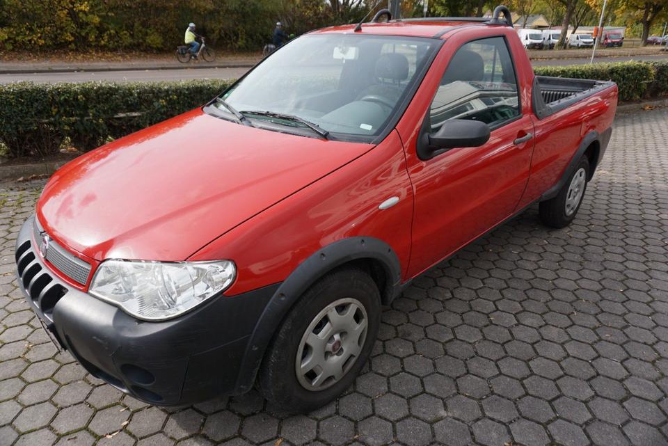 Fiat Strada 2008 — interior