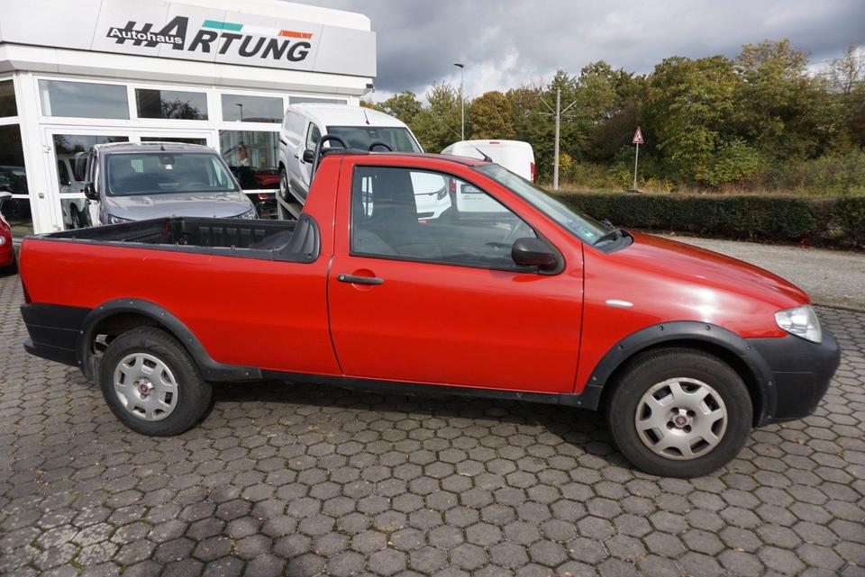 Fiat Strada 2008 — engine