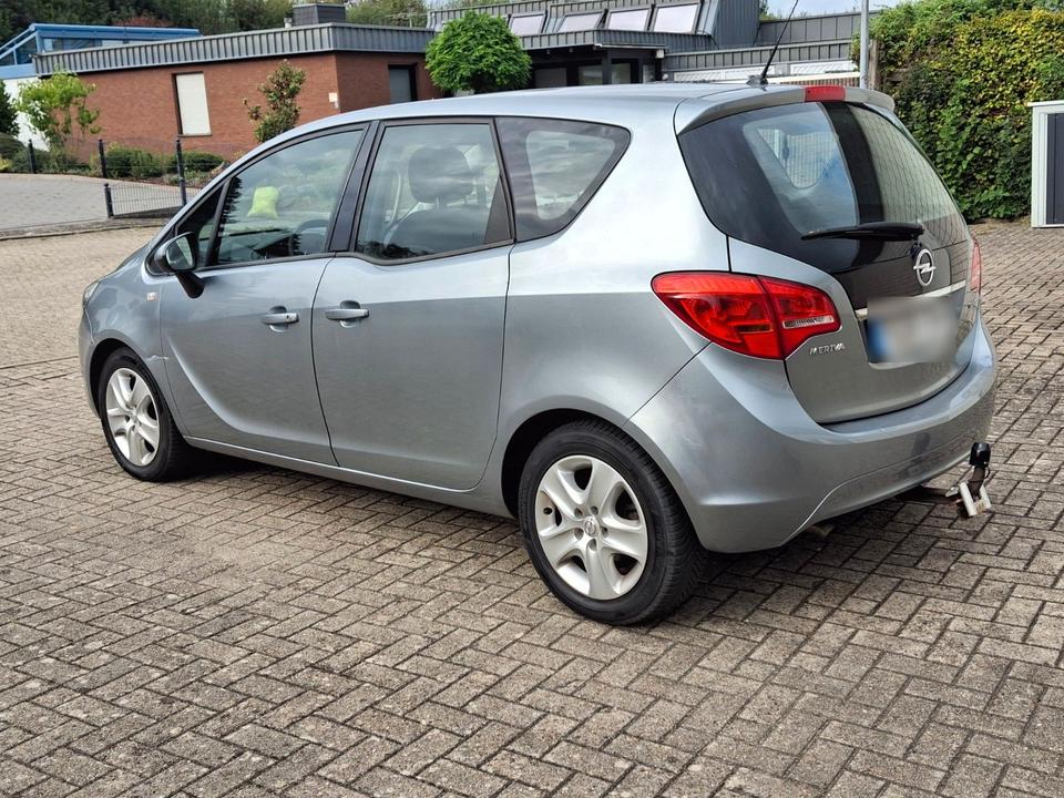 Opel Meriva 2014 — photo 10