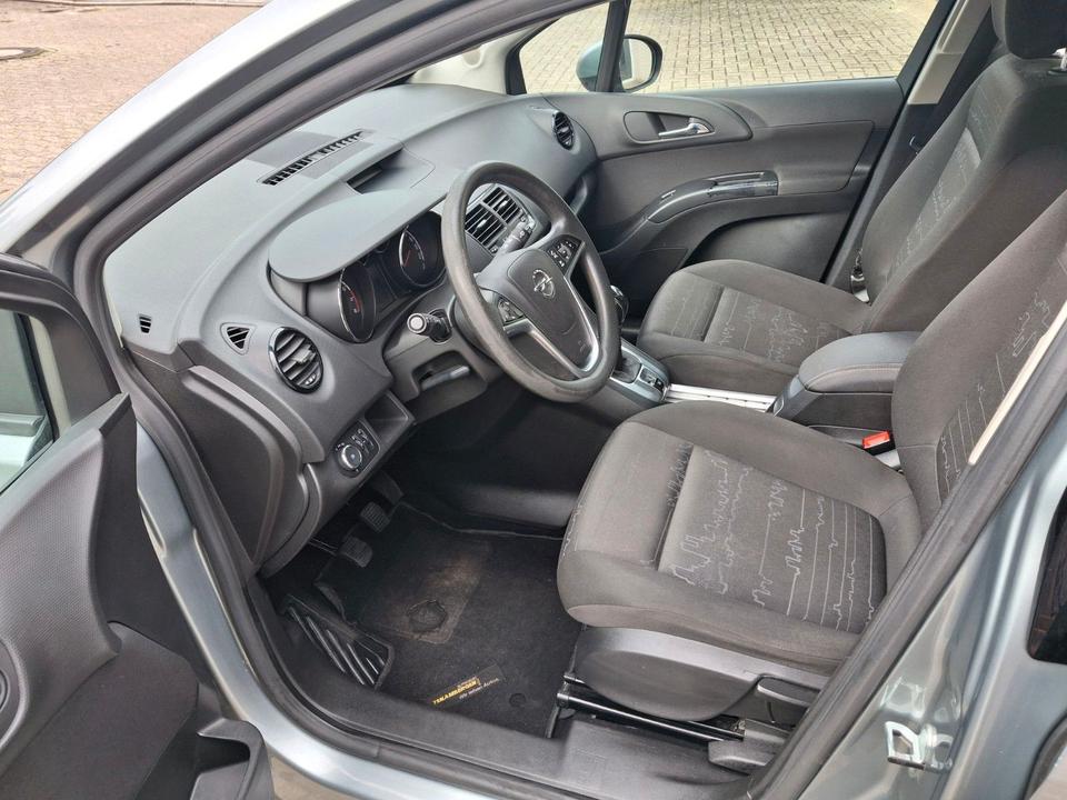 Opel Meriva 2014 — interior