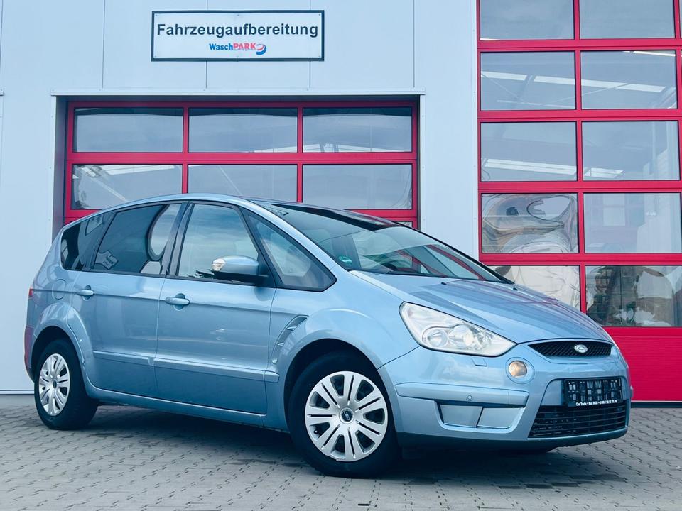 Ford S-Max 2007 — rear view