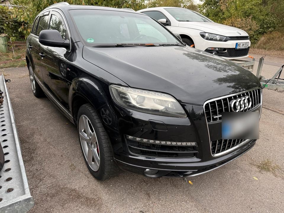 Audi Q7 2009 — rear view