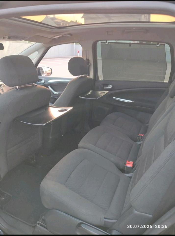 Ford S-Max 2012 — photo 10