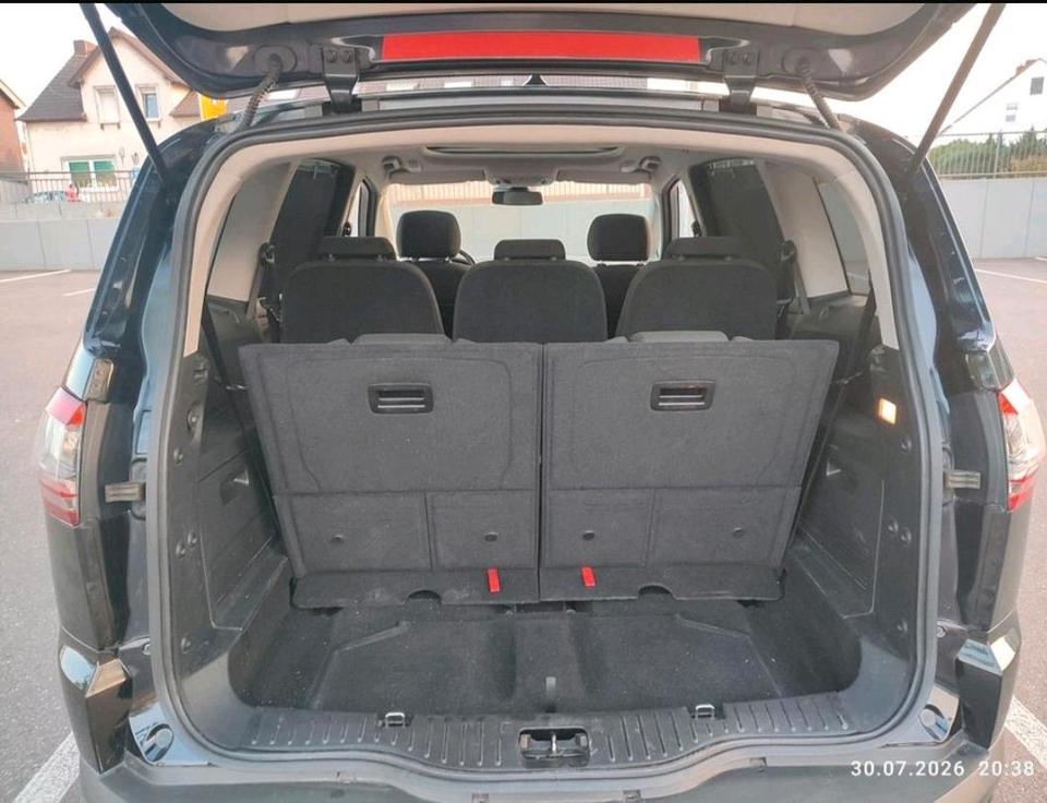 Ford S-Max 2012 — photo 11