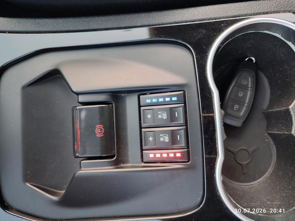 Ford S-Max 2012 — photo 12