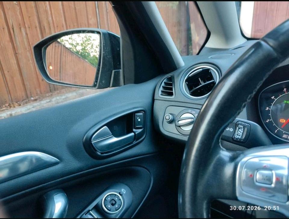 Ford S-Max 2012 — photo 8