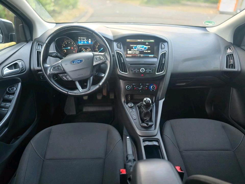 Ford Focus 2015 — photo 8