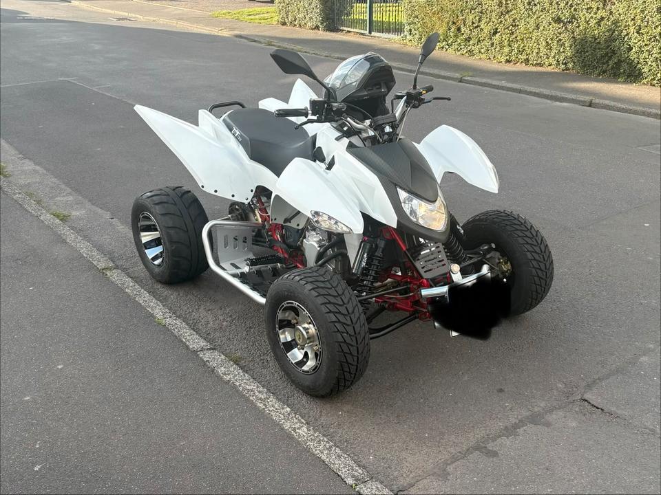 Weitere Motorräder Triton Access SM 400 2012 — двигун 359 ccm