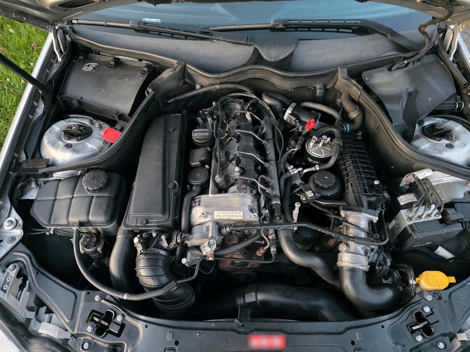 Mercedes Benz C 220 2004 — photo 16