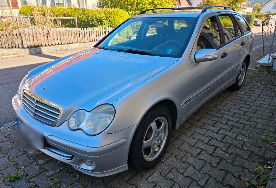 Mercedes Benz C 220 2004 — rear view