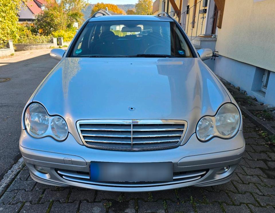 Mercedes Benz C 220 2004 — interior