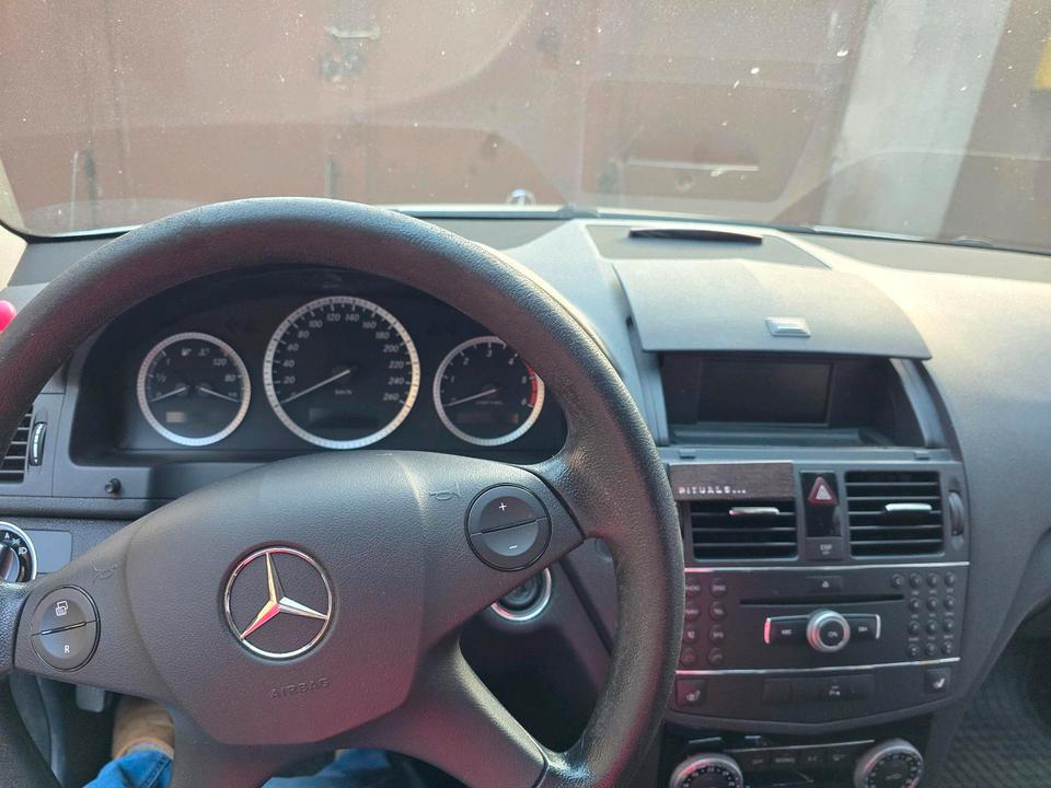 Mercedes Benz C 220 2008 — photo 7
