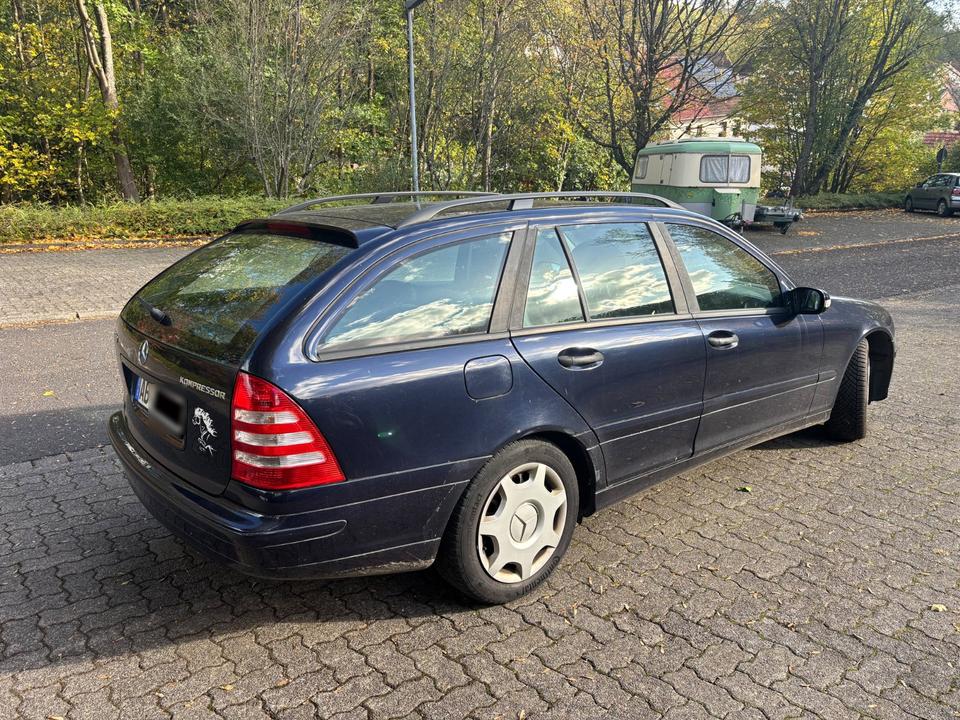 Mercedes Benz C 180 2006 — салон