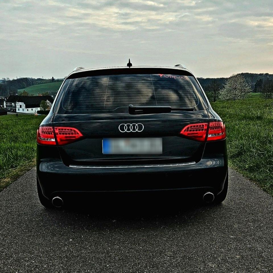 Audi A4 2011 — photo 6