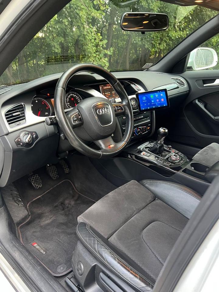 Audi A4 2008 — interior