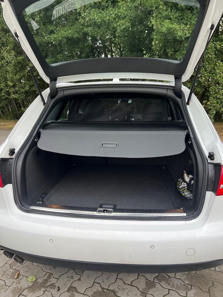 Audi A4 2008 — photo 9