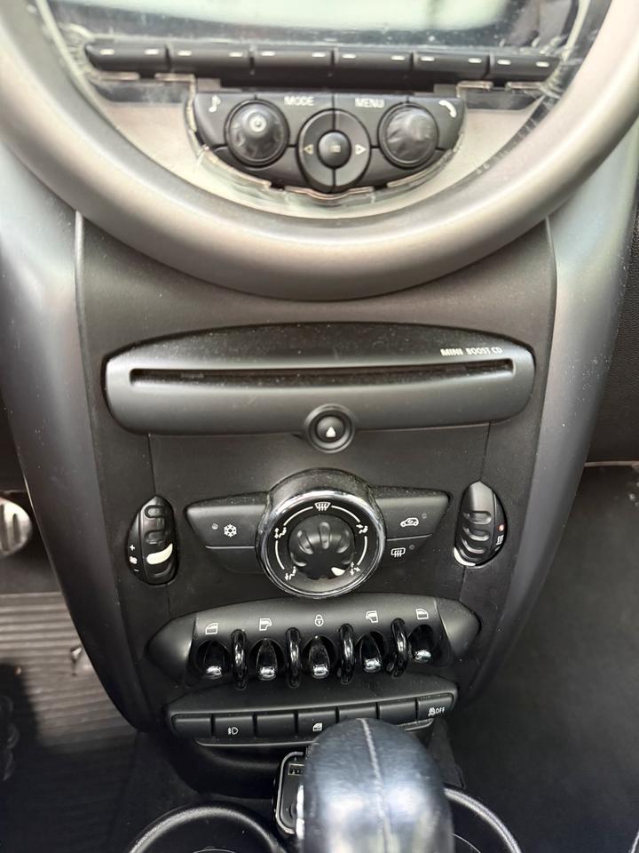 Mini Cooper 2012 — фото 16