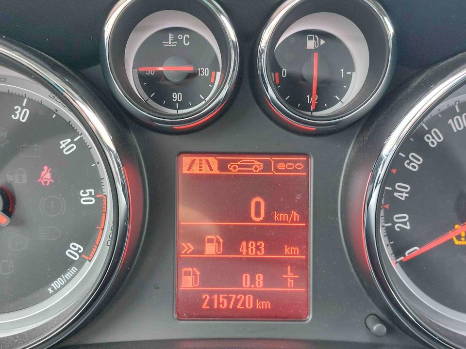 Opel Astra 2015 — photo 10