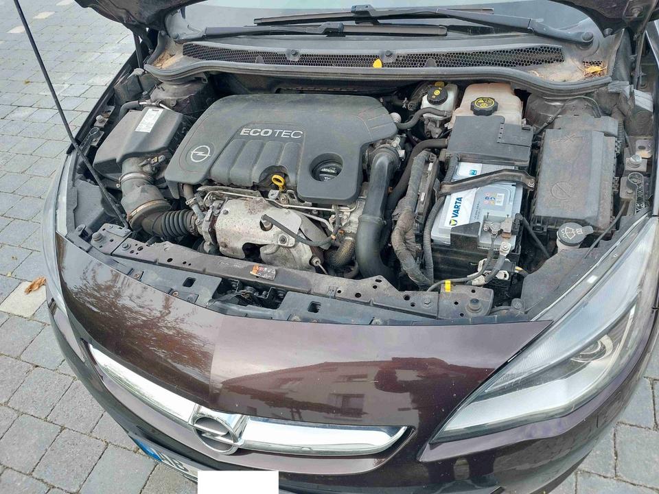 Opel Astra 2015 — photo 11