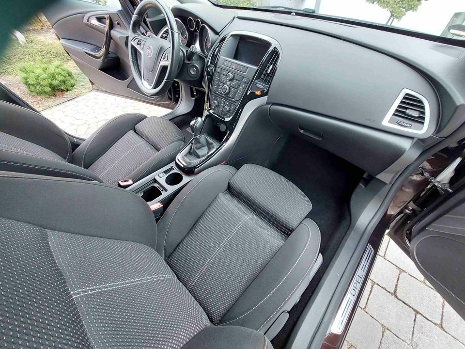 Opel Astra 2015 — photo 7