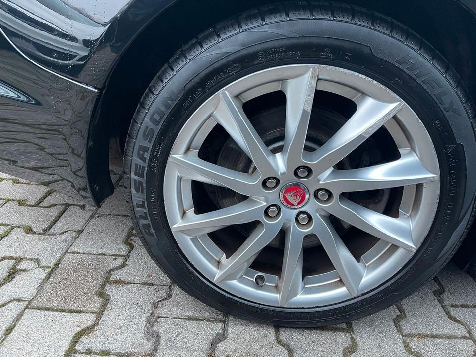 Jaguar XF 2014 — photo 11
