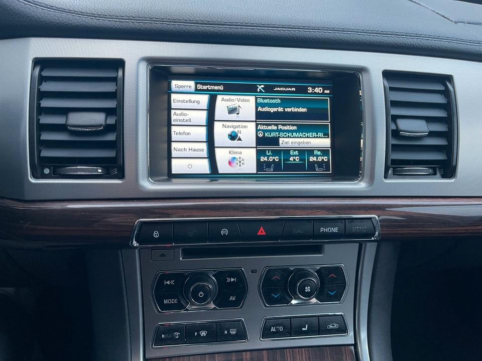 Jaguar XF 2014 — photo 19