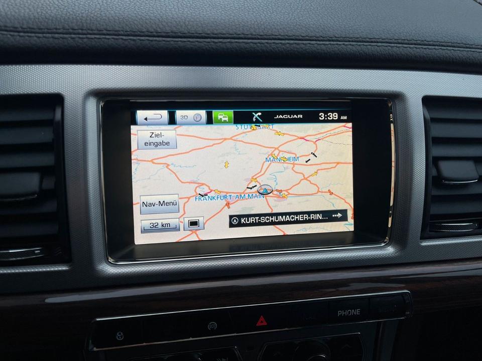Jaguar XF 2014 — photo 20