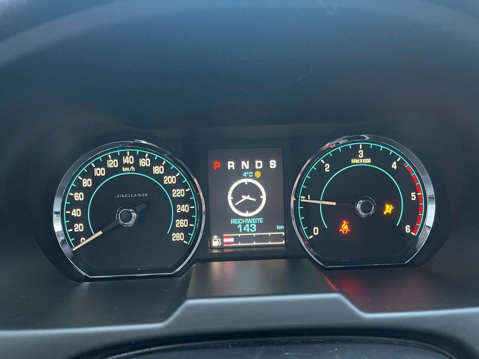 Jaguar XF 2014 — photo 21