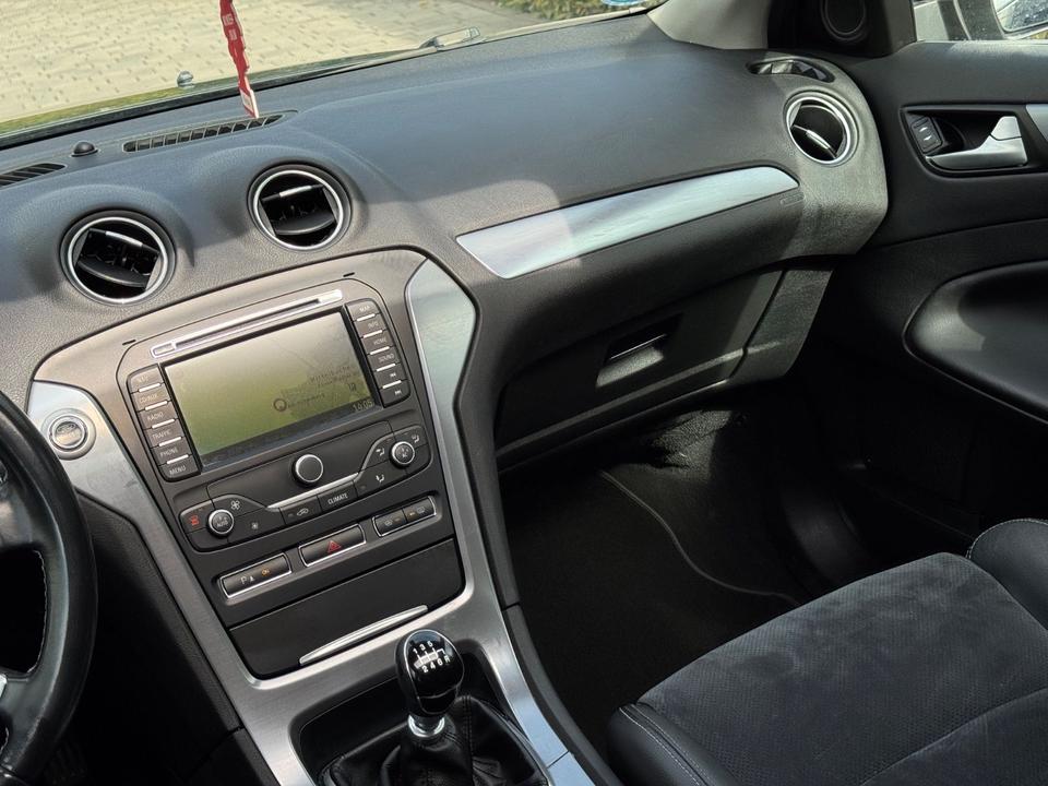 Ford Mondeo 2013 — photo 14
