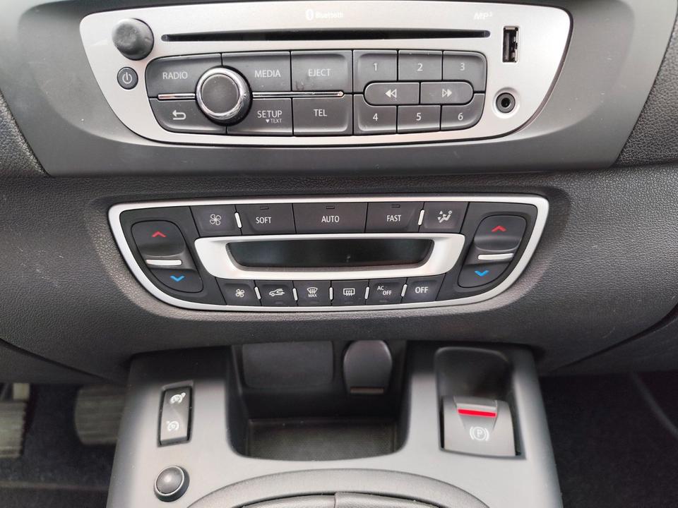 Renault Grand Scenic 2013 — photo 13