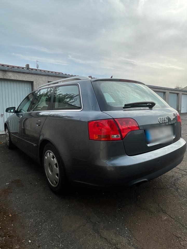 Audi A4 2004 — двигун