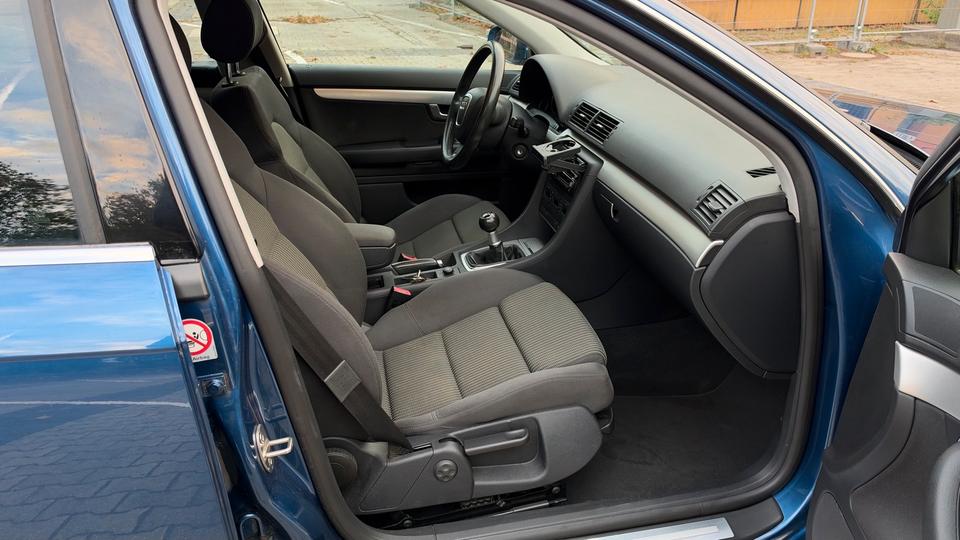 Audi A4 2005 — photo 12