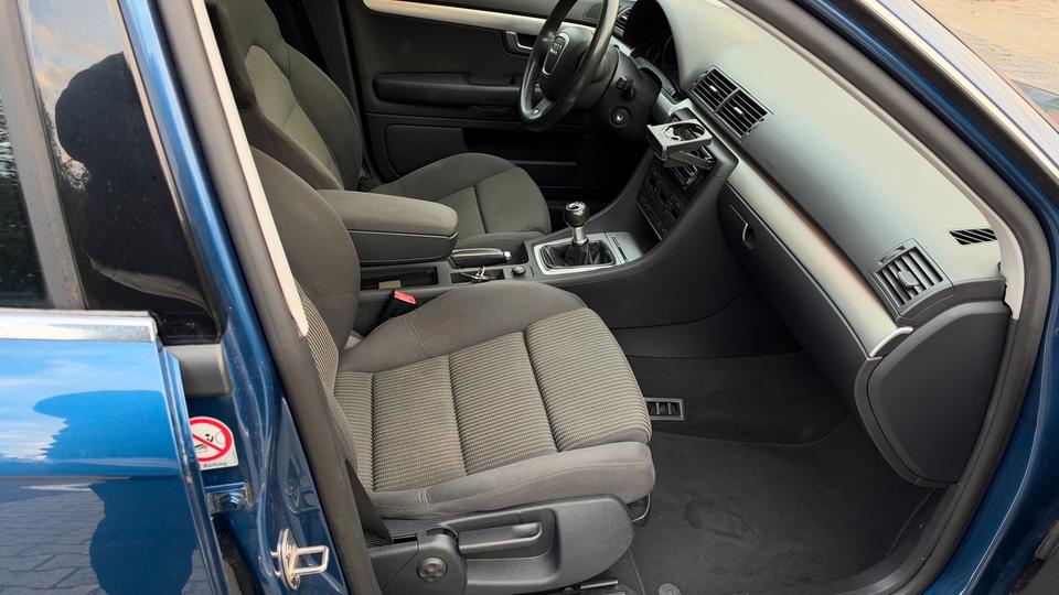 Audi A4 2005 — photo 13