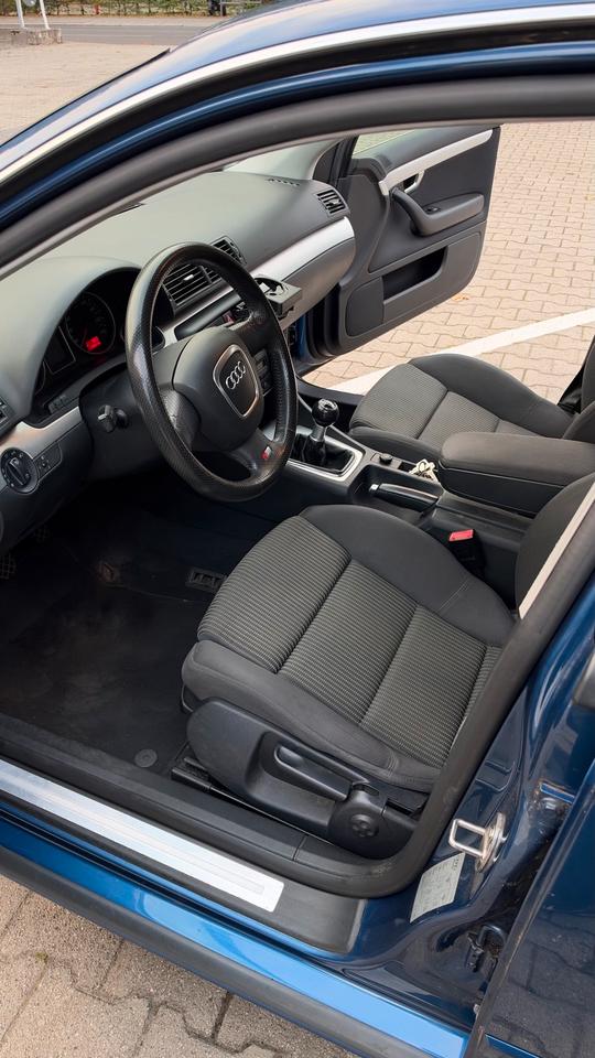 Audi A4 2005 — photo 18