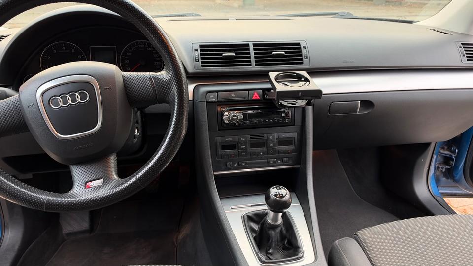Audi A4 2005 — photo 19