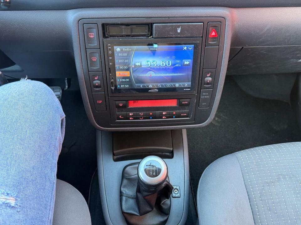 Seat Alhambra 2009 — photo 21