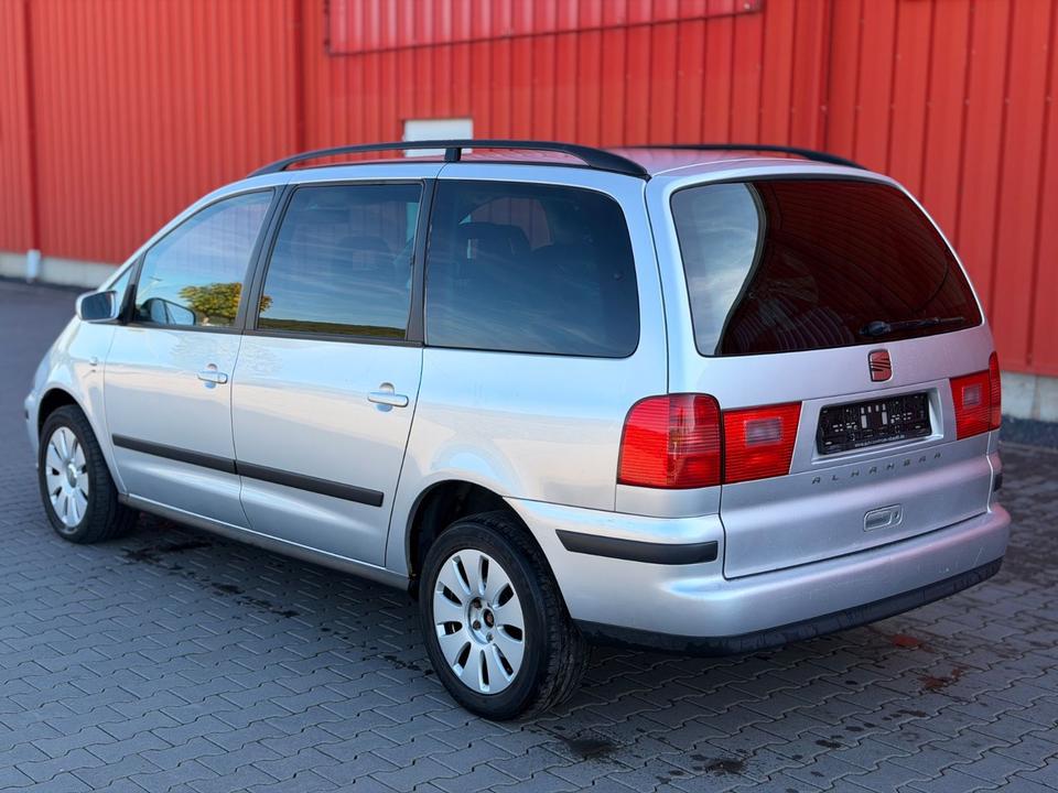 Seat Alhambra 2009 — interior