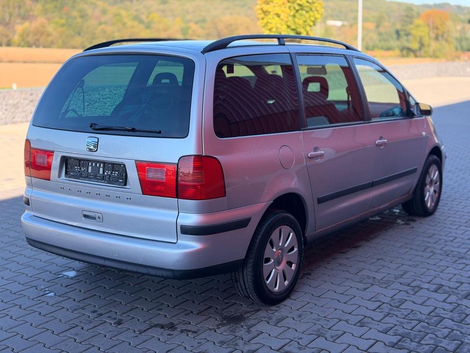 Seat Alhambra 2009 — photo 6