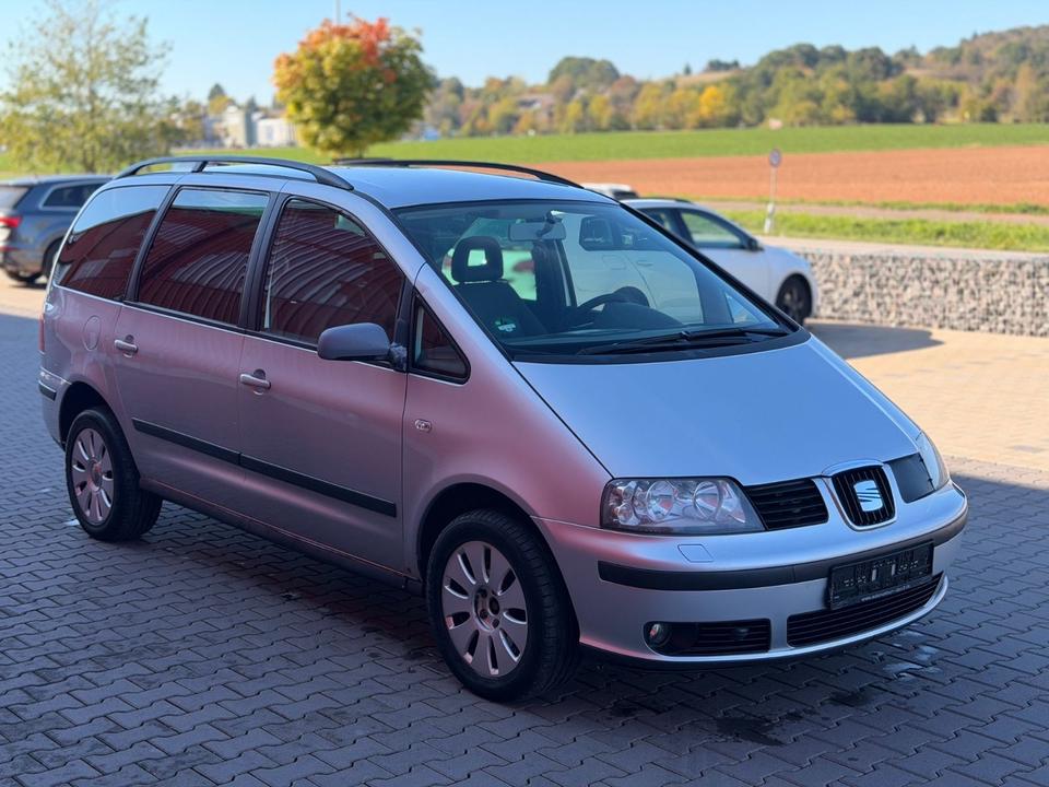Seat Alhambra 2009 — photo 8